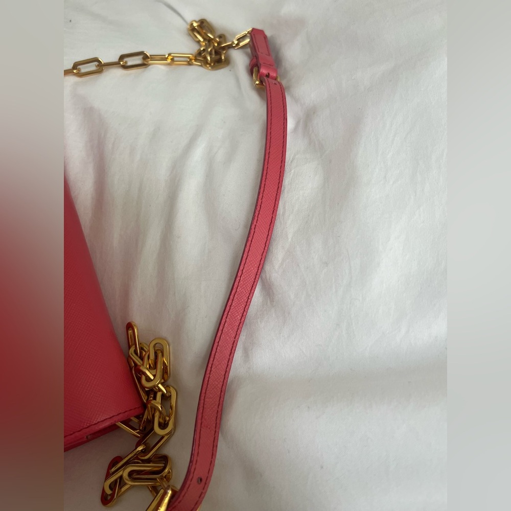 Prada pink Crossbody Bag with Gold Chain - Picture 12 of 16